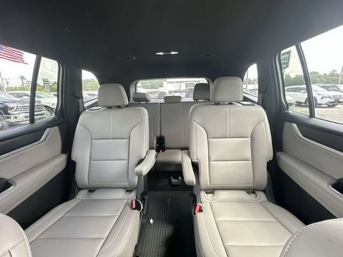 Used 2025 GMC Acadia Elevation w/ Elevation Premium Package FWD image 20