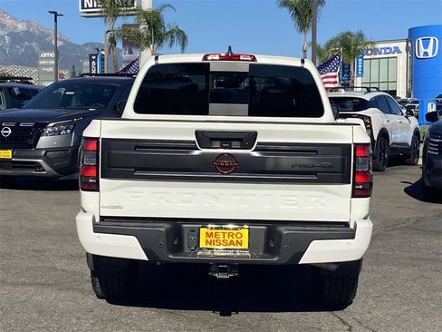 New 2026 Nissan Frontier PRO-4X w/ Pro-4x Convenience Package image 3