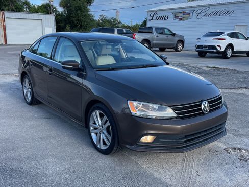 Used 2015 Volkswagen Jetta TDI SEL FWD image 9