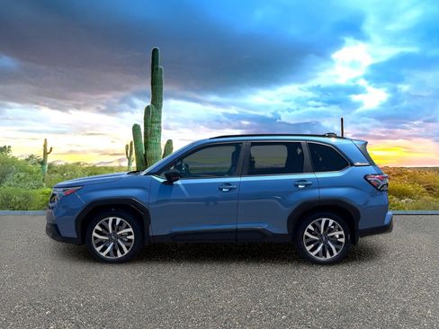 Used 2025 Subaru Forester Touring w/ Popular Package - Touring AWD/4WD image 3