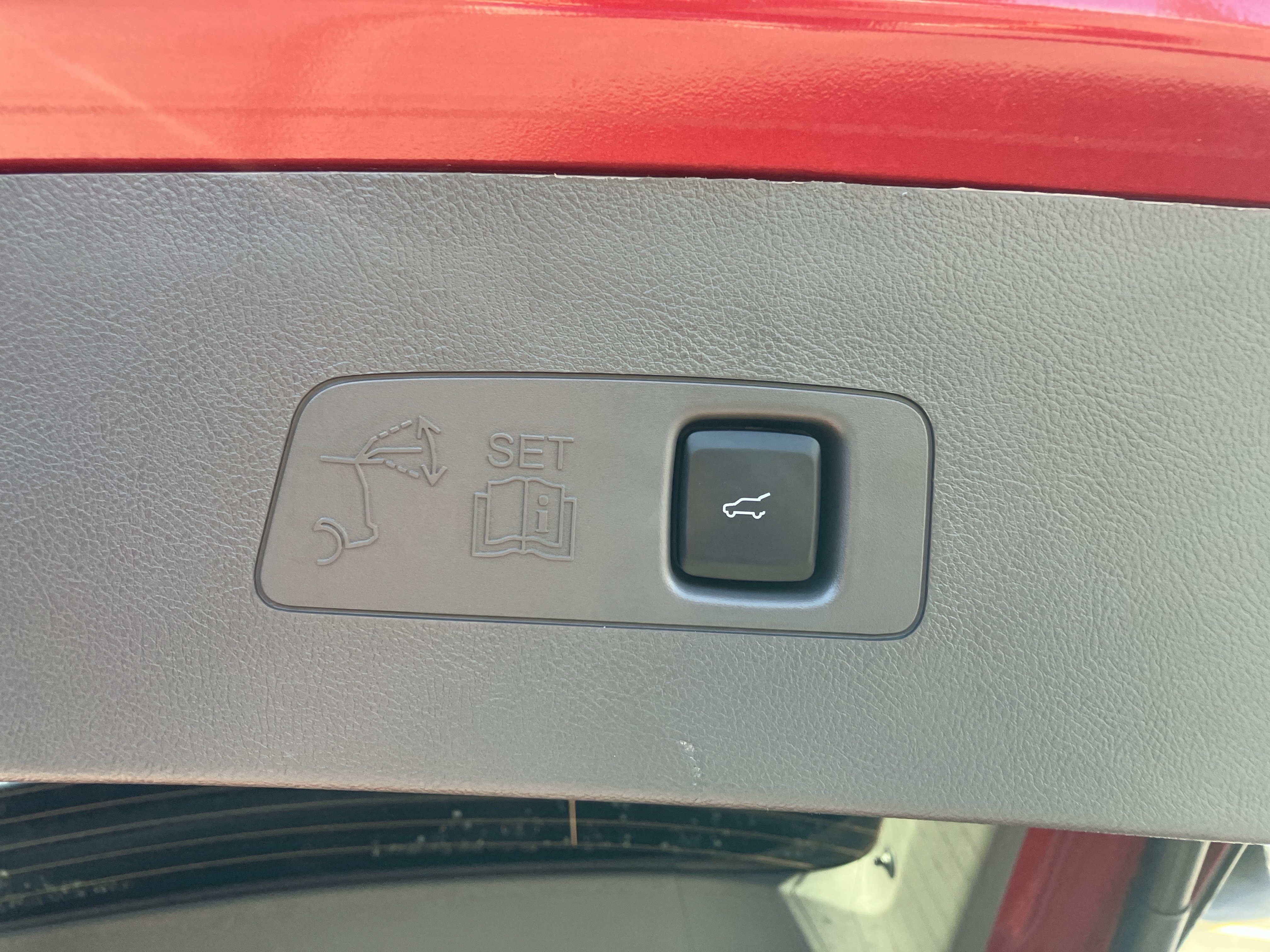 Used 2024 Lincoln Corsair AWD w/ Equipment Group 101A image 5
