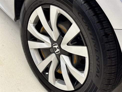 Certified 2022 Honda Civic LX image 11