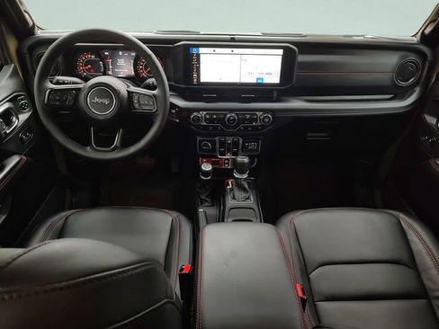 Certified 2025 Jeep Gladiator Rubicon image 9