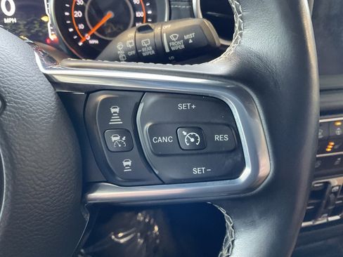 Used 2020 Jeep Wrangler Unlimited Sahara image 13