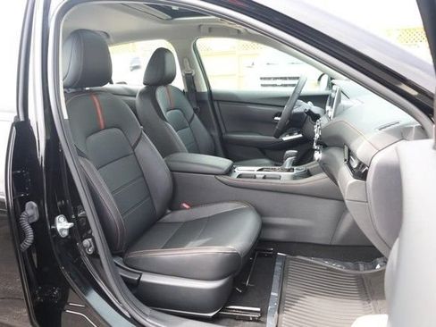 Certified 2023 Nissan Sentra SR w/ SR Premium Package FWD image 25