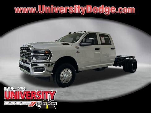 Used 2025 RAM 3500 Tradesman w/ Chrome Appearance Group RWD image 1