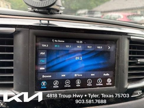 Used 2018 Chrysler Pacifica Touring Plus w/ Tire & Wheel Group FWD image 18