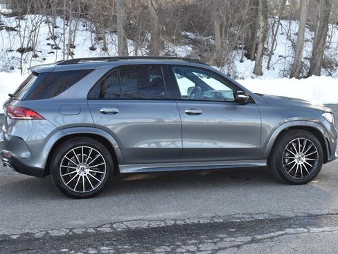 Used 2022 Mercedes-Benz GLE 350 4MATIC w/ AMG Line Exterior image 9