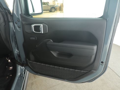 Used 2024 Jeep Wrangler Sport S image 13