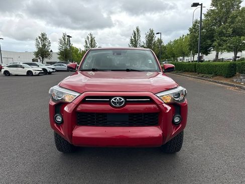 Used 2022 Toyota 4Runner SR5 AWD/4WD image 2