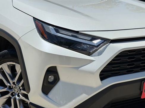 Used 2022 Toyota RAV4 XLE Premium FWD image 3