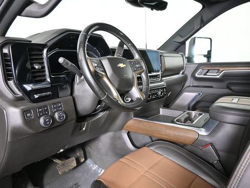 Used 2024 Chevrolet Silverado 2500 High Country w/ High Country Premium Package AWD/4WD image 23
