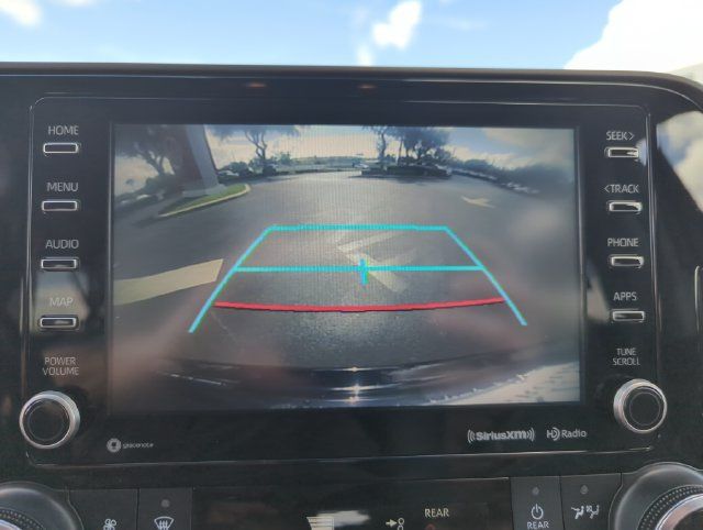 Used 2022 Toyota Highlander XLE FWD image 38