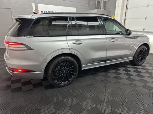 Used 2023 Lincoln Aviator Reserve w/ Equipment Group 201A image 10