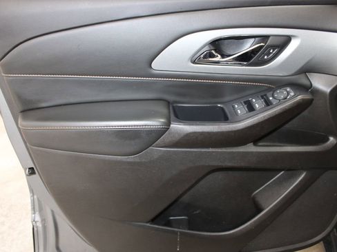 Used 2021 Chevrolet Traverse LS image 14