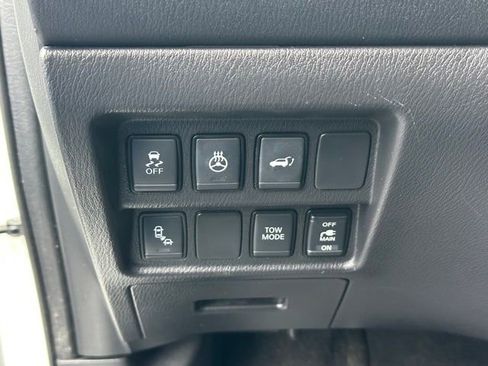 Used 2018 Nissan Pathfinder SL w/ SL Premium Package AWD/4WD image 21