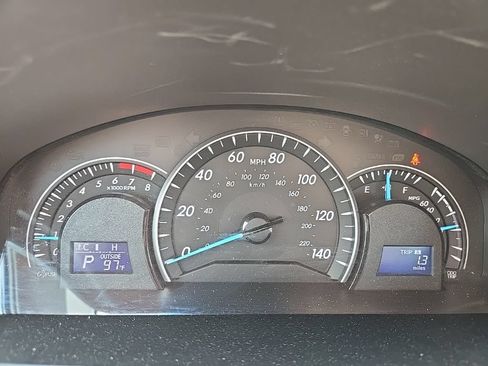 Used 2013 Toyota Camry LE FWD image 19