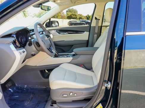 Certified 2024 Cadillac XT6 Premium Luxury w/ Technology Package AWD/4WD image 13