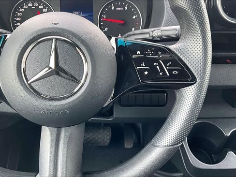 Used 2025 Mercedes-Benz Sprinter 2500 image 27