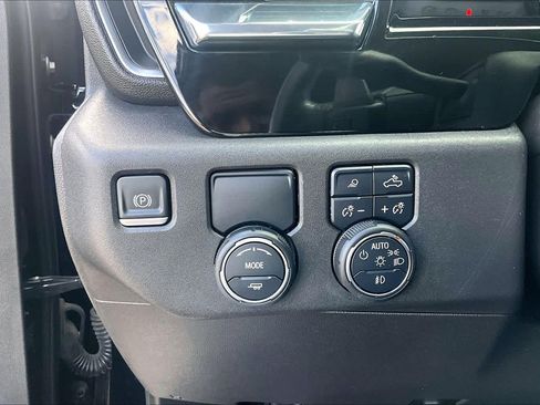 Certified 2022 Chevrolet Silverado 1500 LTZ w/ LTZ Convenience Package II RWD image 36