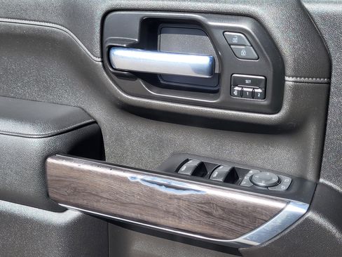 Used 2022 Chevrolet Silverado 2500 LTZ w/ LTZ Plus Package image 20