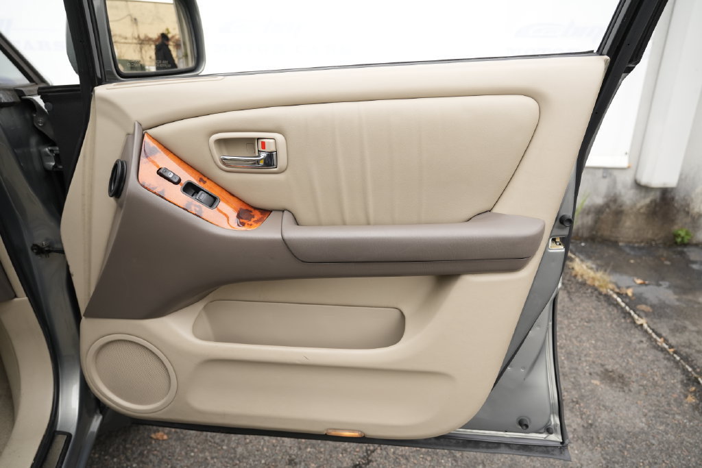 Used 2002 Lexus RX 300 4WD w/ Premium Pkg Plus image 33