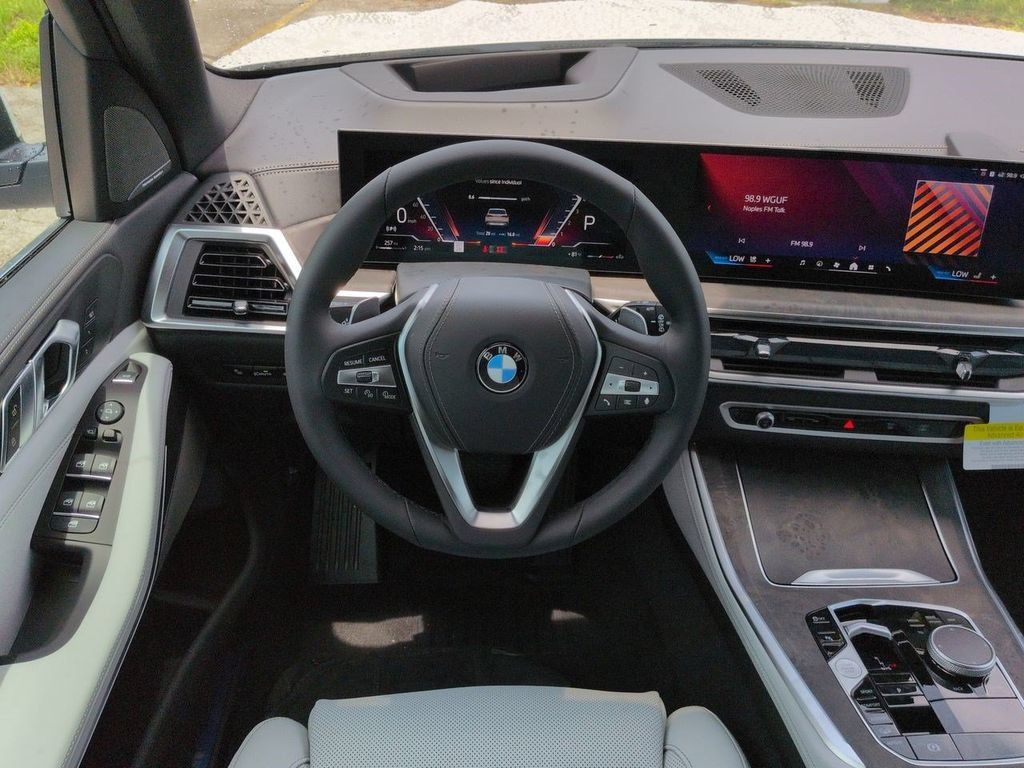 New 2026 BMW X5 xDrive40i w/ Premium Package AWD/4WD image 16