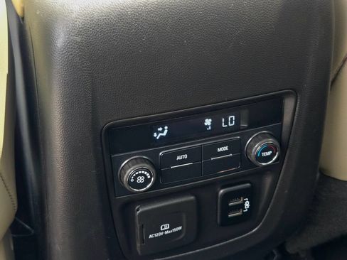 Used 2018 Buick Enclave Essence FWD image 20