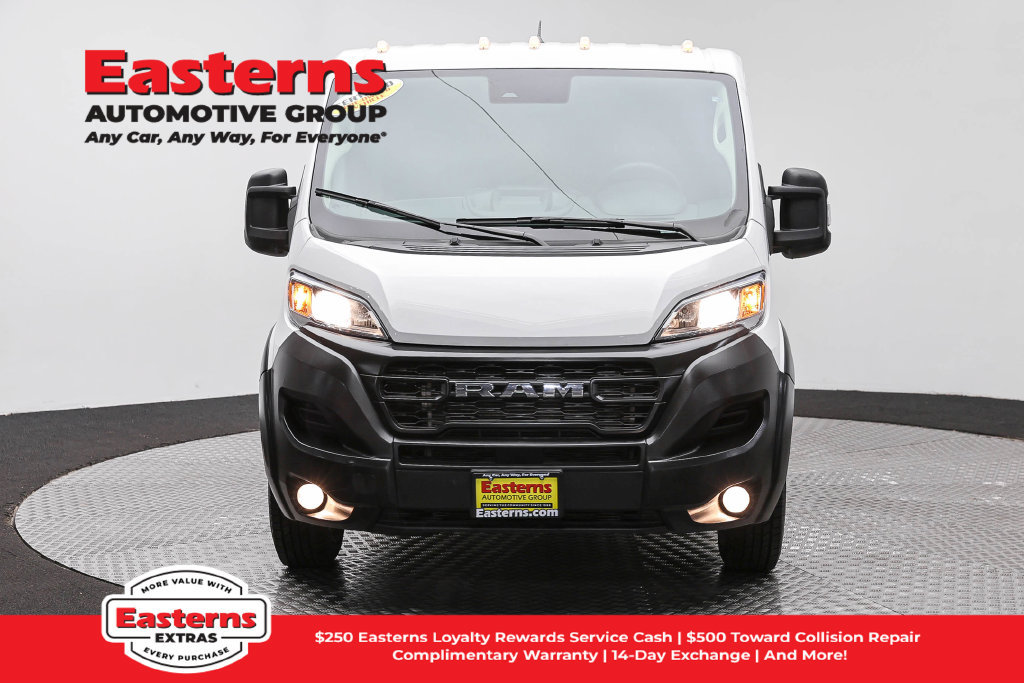 Used 2025 RAM ProMaster 2500 w/ Convenience Group FWD image 3