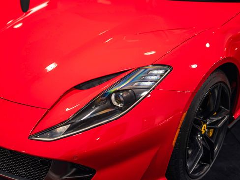Used 2020 Ferrari 812 Superfast RWD image 33