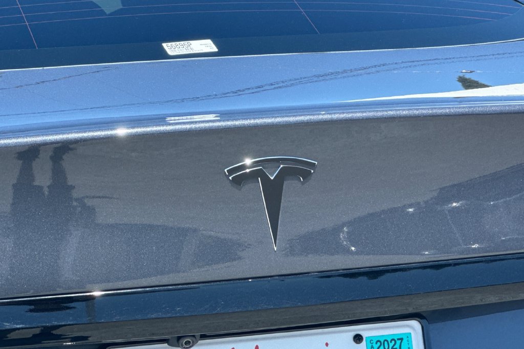 Used 2022 Tesla Model S AWD/4WD image 25