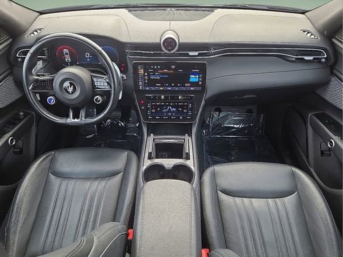 Used 2024 Maserati Grecale GT image 19