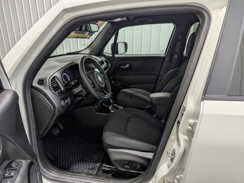 Used 2022 Jeep Renegade Altitude w/ Convenience Group image 13