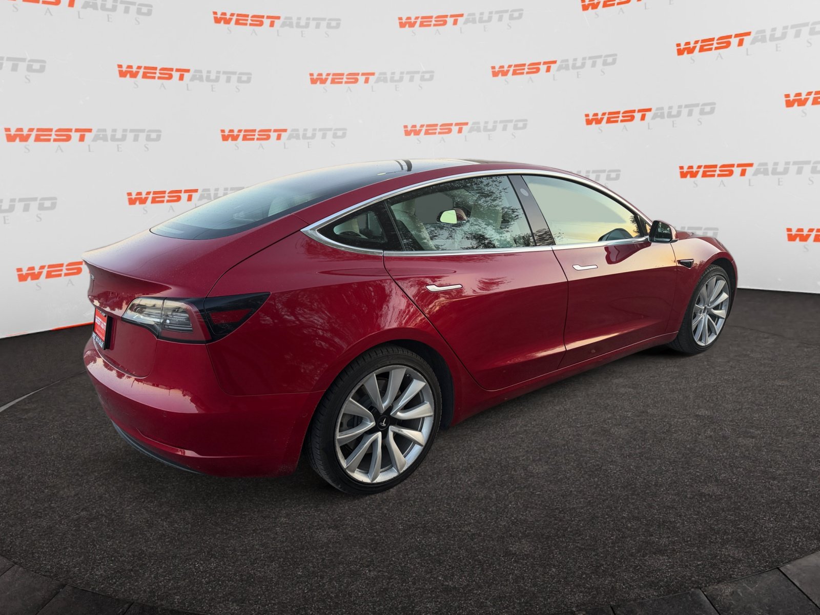 Used 2020 Tesla Model 3 Standard Range RWD image 5