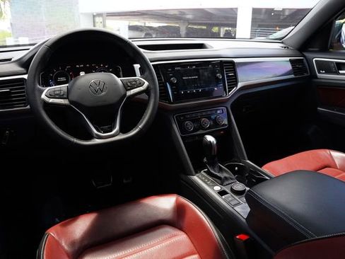 Used 2022 Volkswagen Atlas Cross Sport SEL Premium R-Line image 26