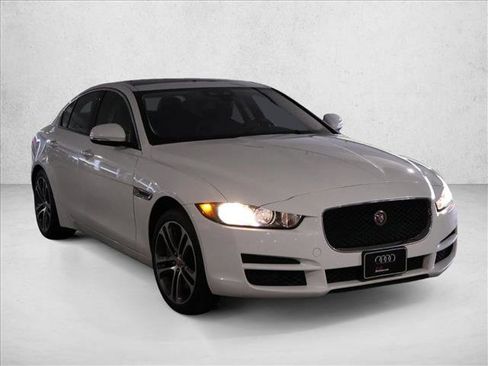 Used 2017 Jaguar XE Premium AWD/4WD image 3
