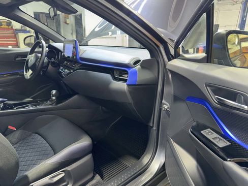 Used 2020 Toyota C-HR XLE FWD image 22