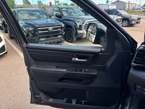 Used 2025 Toyota Tundra SR5 w/ SR5 Convenience Package AWD/4WD image 33