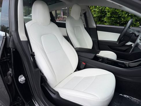 Used 2020 Tesla Model 3 Standard Range Plus RWD image 33
