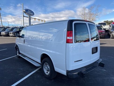 Used 2024 Chevrolet Express 2500 w/ Driver Convenience Package image 5
