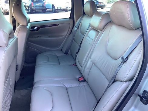 Used 2004 Volvo XC70 image 12