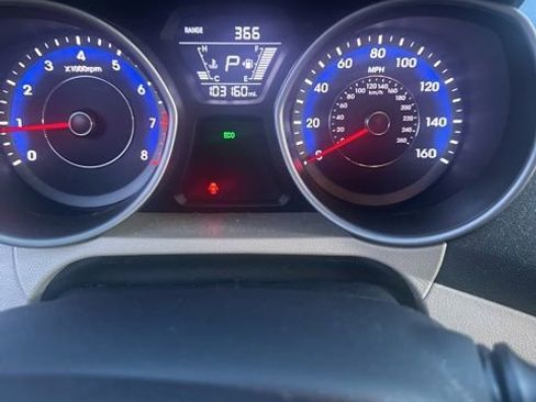 Used 2014 Hyundai Elantra SE FWD image 9