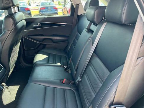 Used 2017 Kia Sorento SX image 17