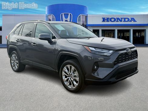 Used 2025 Toyota RAV4 XLE Premium image 9