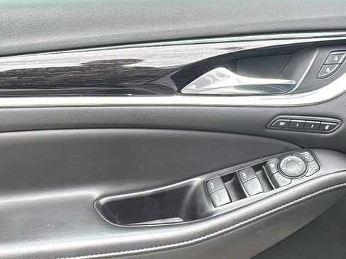 Used 2020 Buick Enclave Avenir w/ Avenir Technology Package FWD image 12