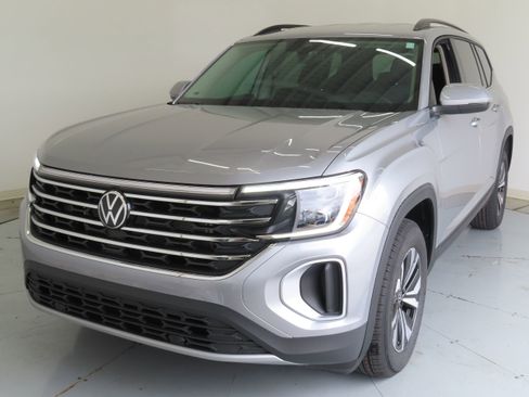 New 2026 Volkswagen Atlas SE image 9