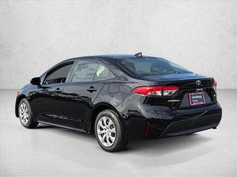 Used 2025 Toyota Corolla LE image 8