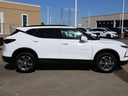 New 2026 Chevrolet Blazer LT w/ Convenience Package FWD image 4