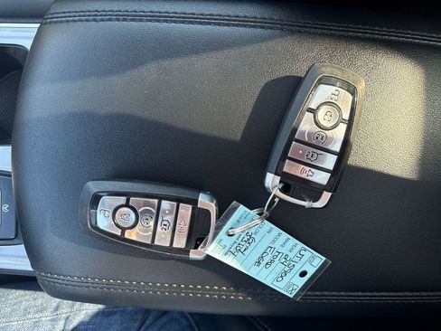 Used 2024 Ford Edge SEL w/ Convenience Package image 37