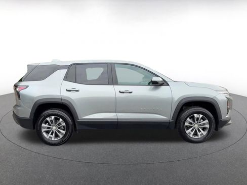 Used 2025 Chevrolet Equinox LT FWD image 16